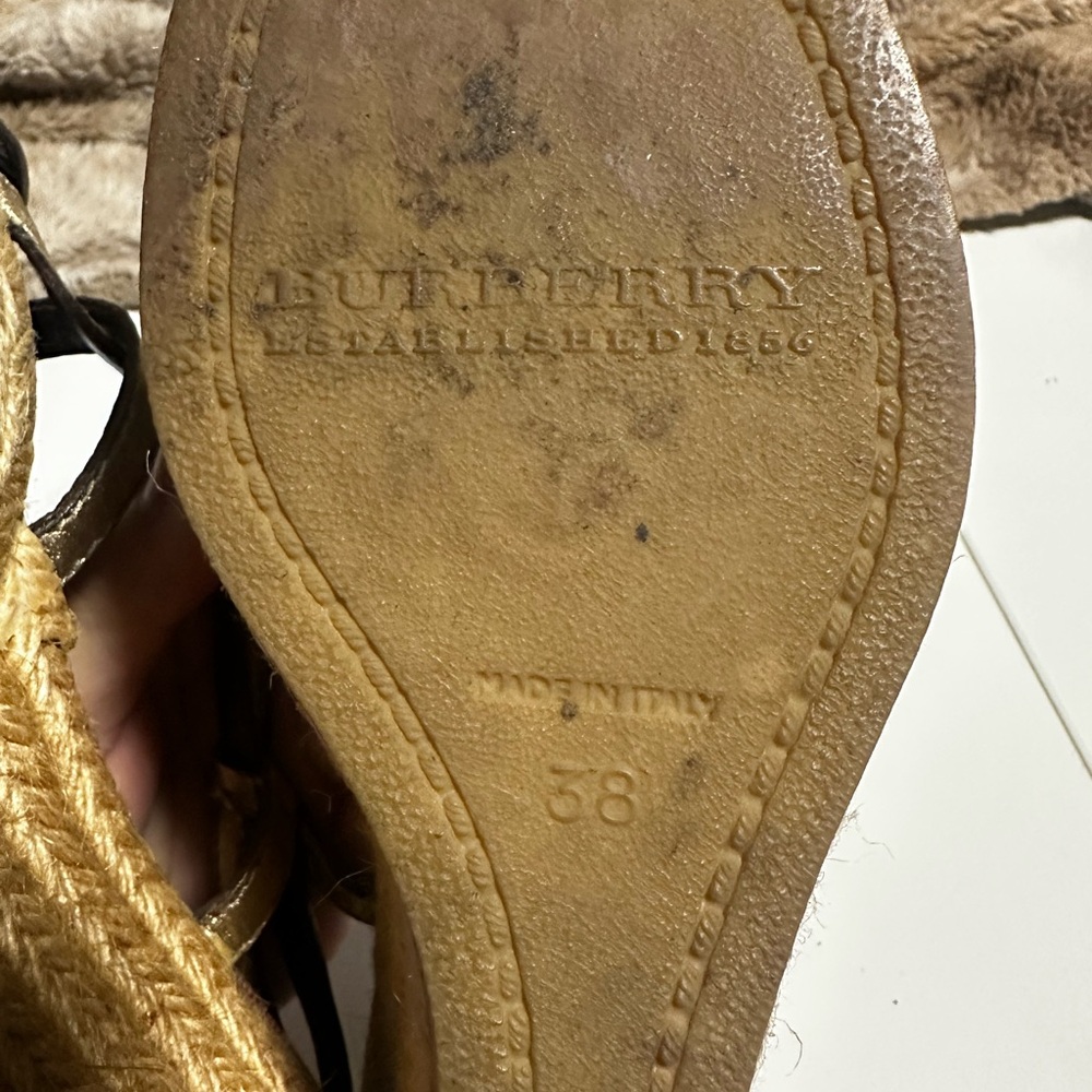 BURBERRY Size 38 Nova Check Gold Leather Jute Trim Wedge Sandal Women's 7.5 - Picture 7 of 9